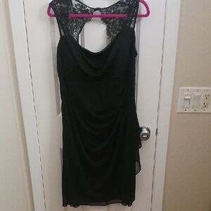 Chic Black Lace Midi Dress